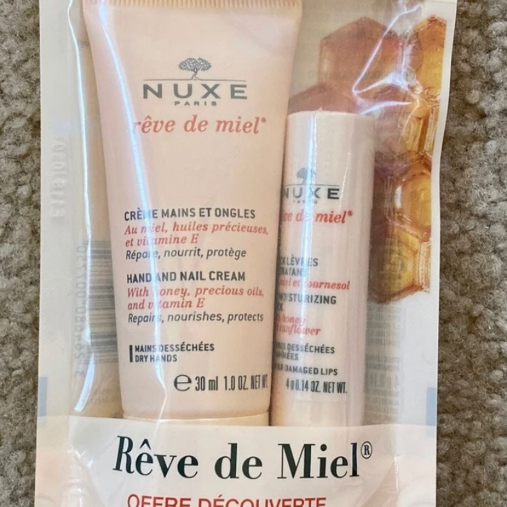 Nuxe Reve de Miel skincare set from France